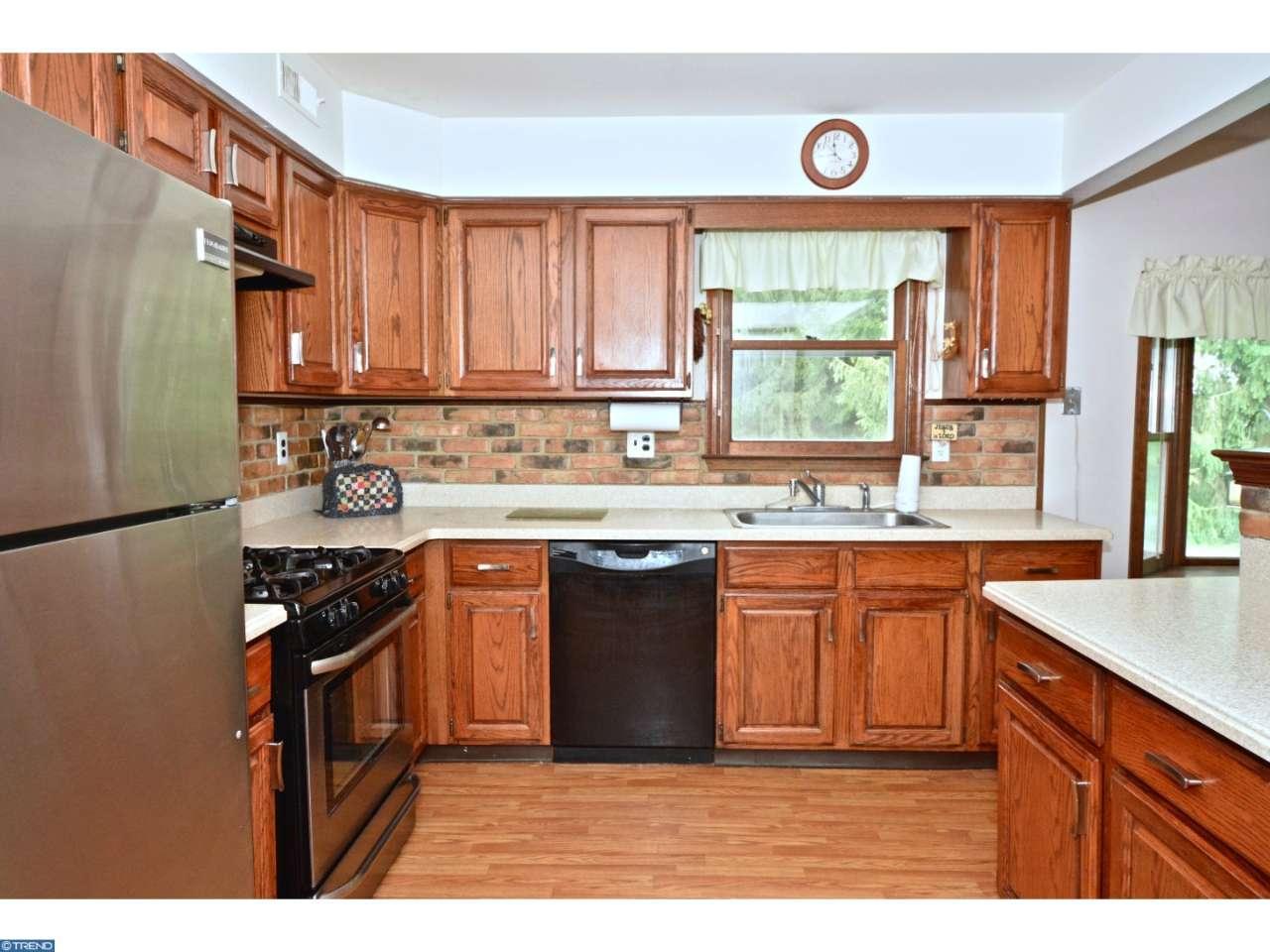 32 Schindler Ct