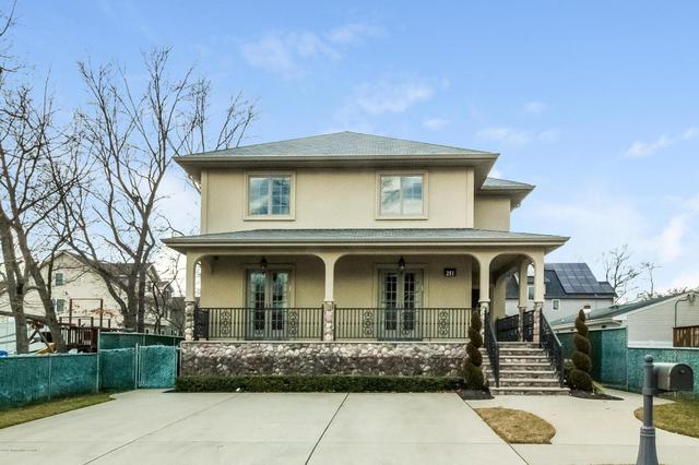 131 Royal Dr