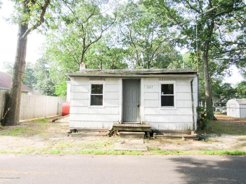 1 Charles Ave