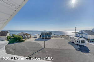 211 Maple Ct