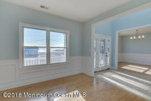 211 Maple Ct