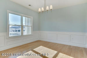 211 Maple Ct