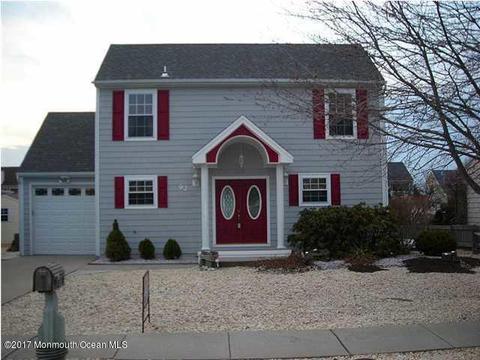 32 Amherst Dr