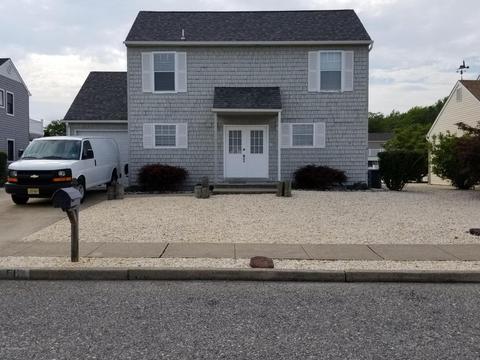 32 Amherst Dr
