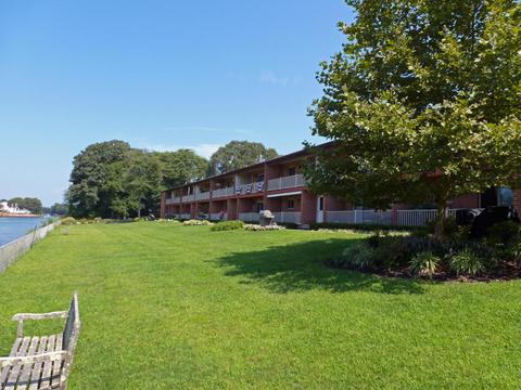 680 Main Ave #4