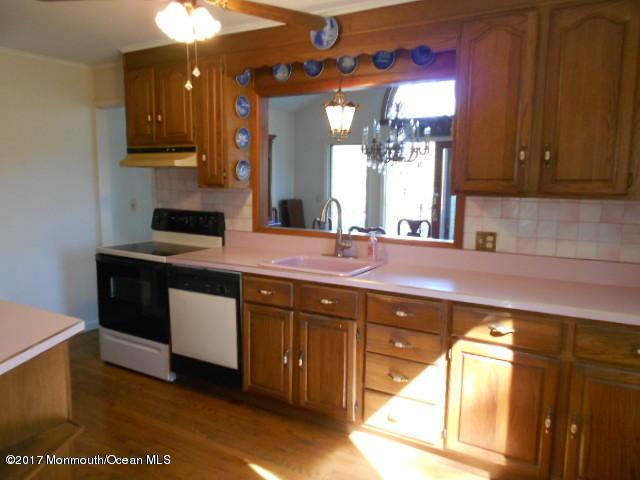 1128 Anchor Ave