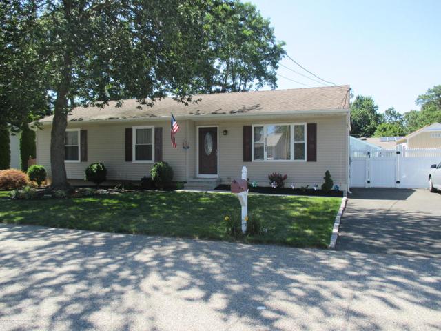 1128 Anchor Ave