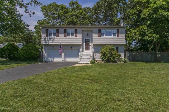 564 Baxter St