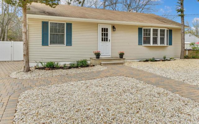 564 Baxter St