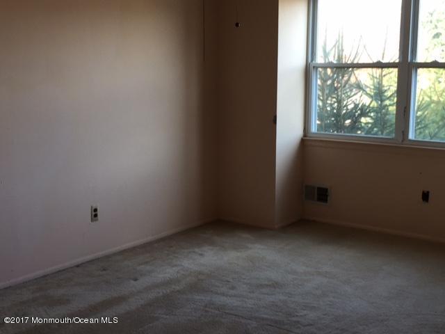 1200 Baylis Ct