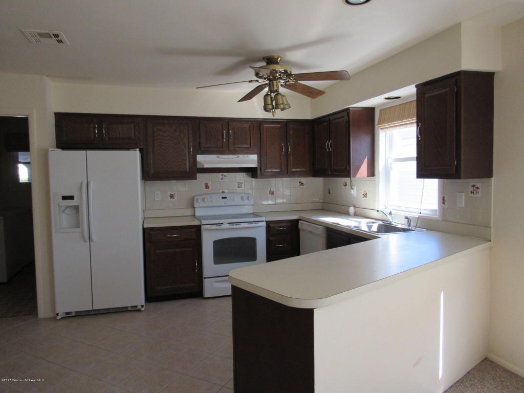 1214 Rozbern Ct