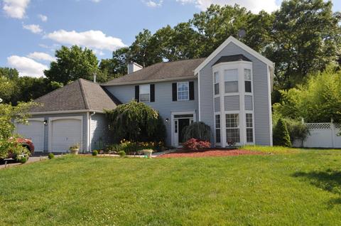 1657 Forge Pond Rd