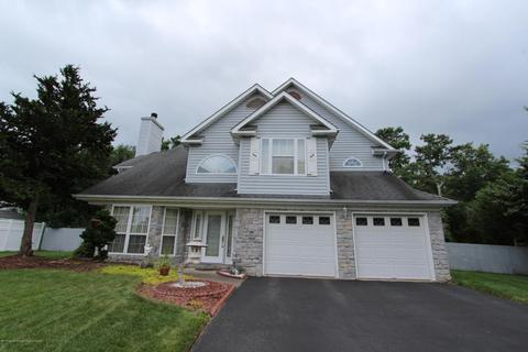 1657 Forge Pond Rd