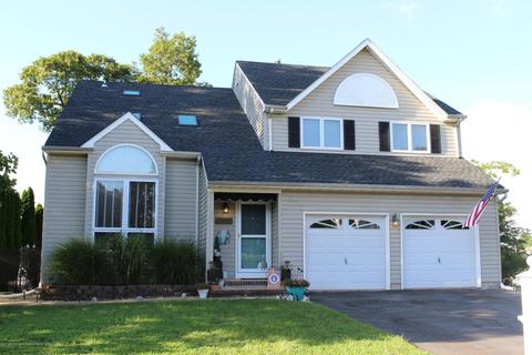 1657 Forge Pond Rd
