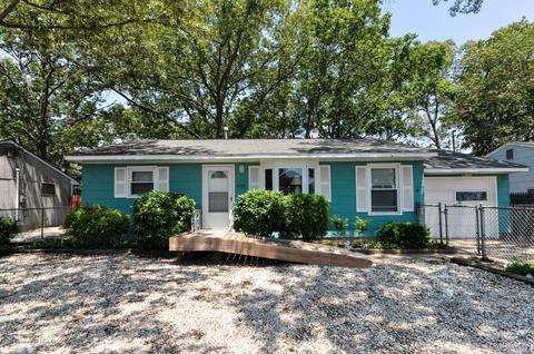 1207 Holly Pl