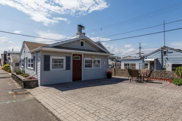 3411 Seaview Rd