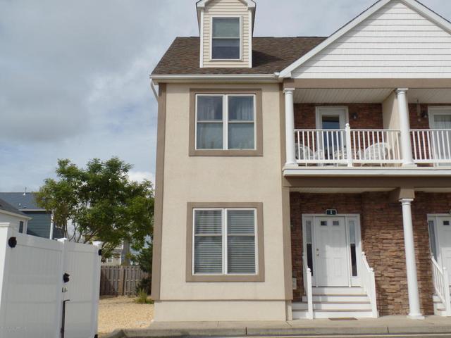 327 Webster Ave