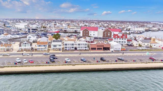 16-18 Inlet Dr #7
