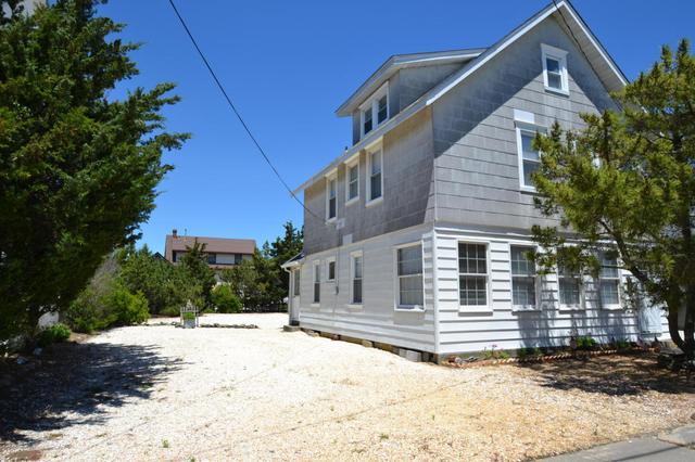 48 8th Ave