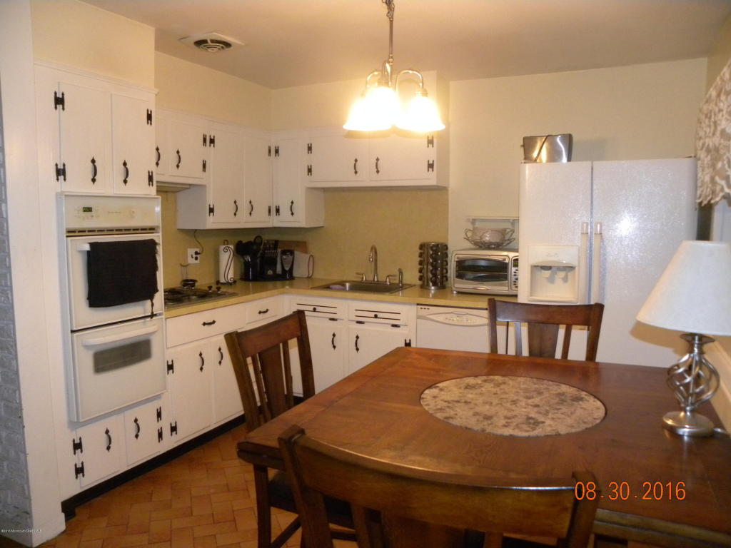 187 Riviera Dr