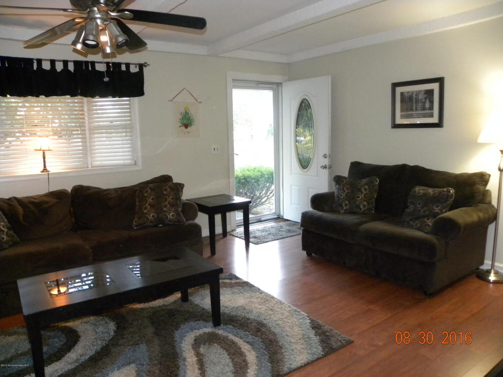 187 Riviera Dr
