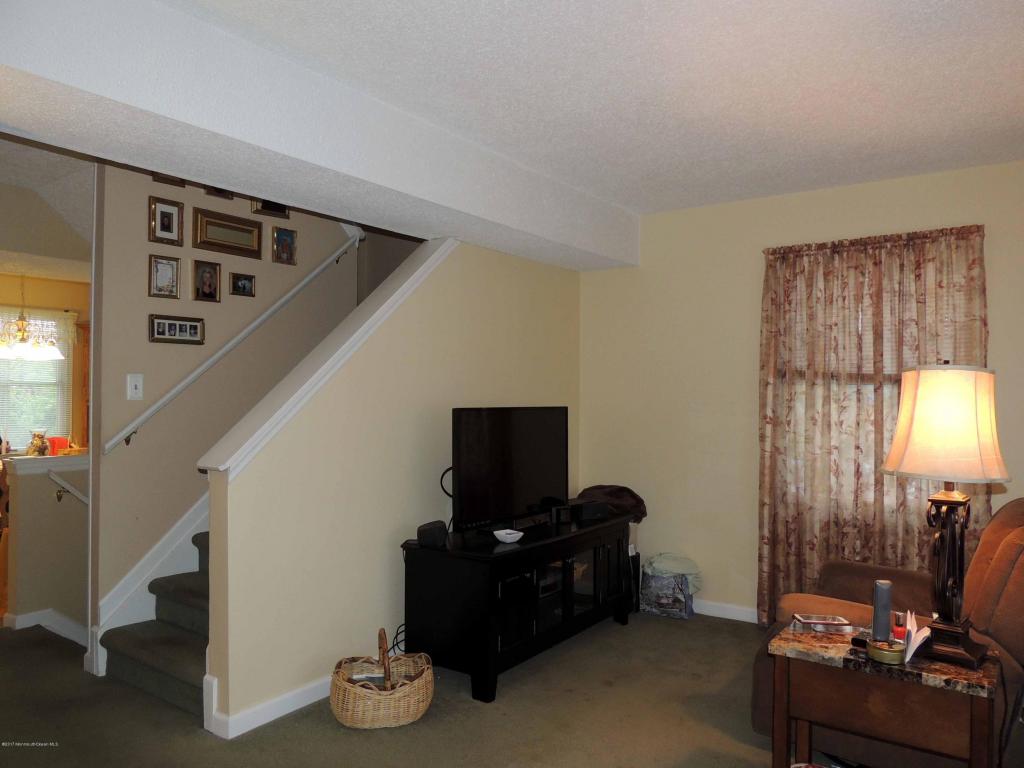662 Beachwood Ave
