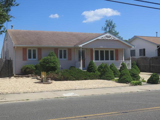 85 Bay Shore Dr