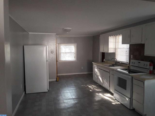 77 Circle Dr