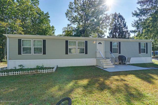 77 Circle Dr