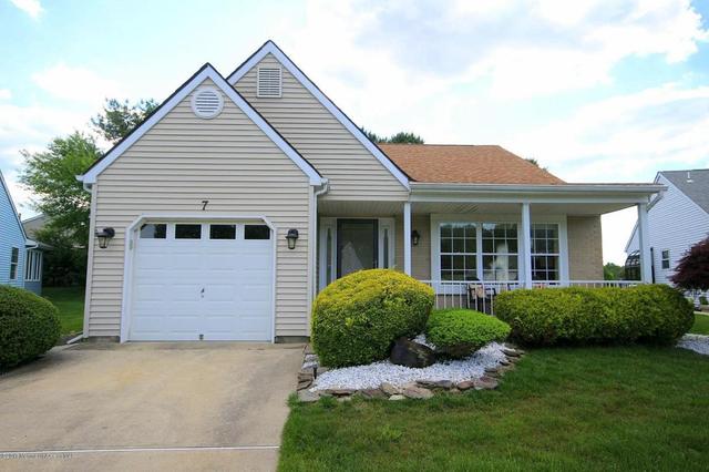 6 Parkway Blvd