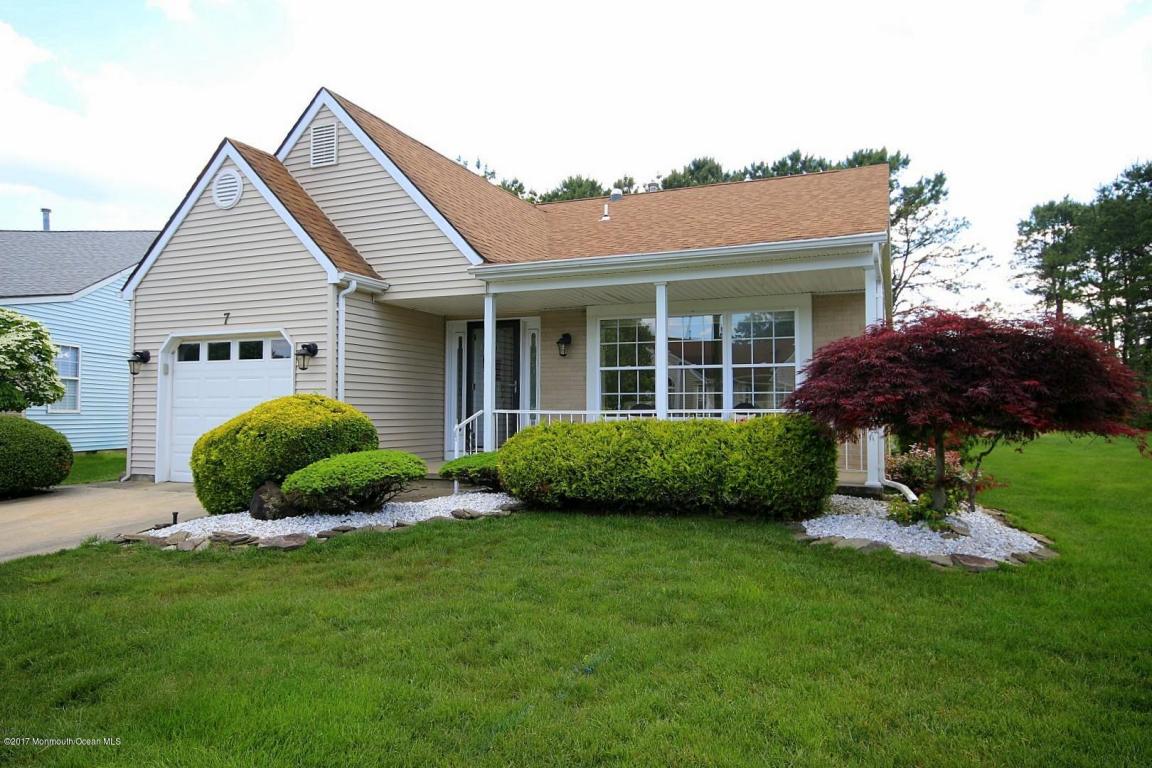 6 Parkway Blvd
