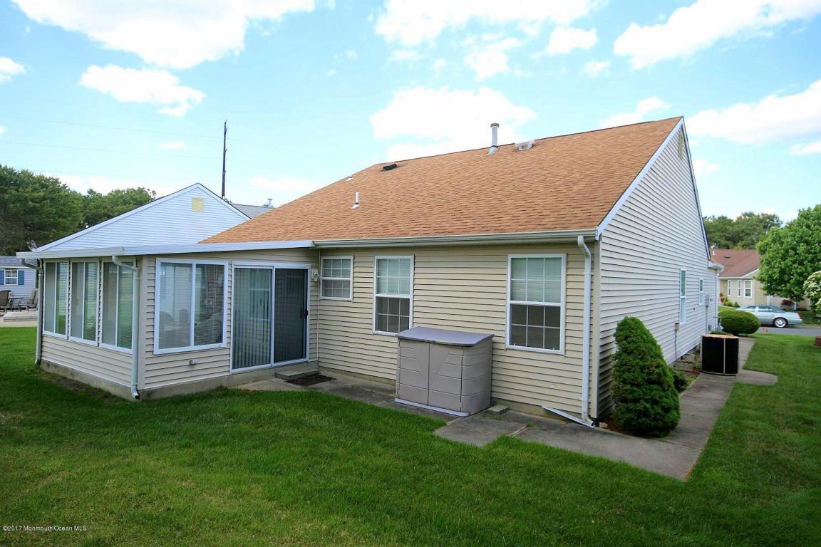 6 Parkway Blvd