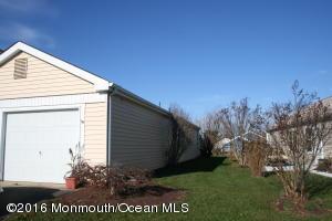 20 Sandhurst St