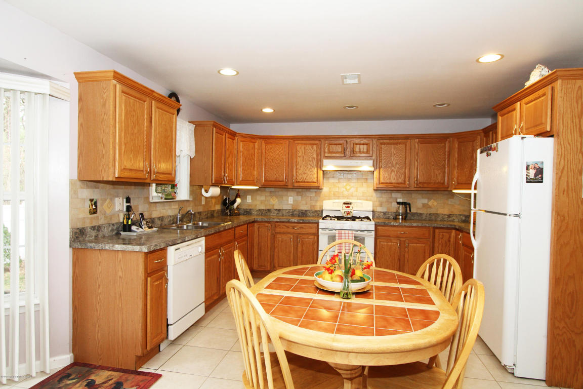 2209 Cedarview Dr