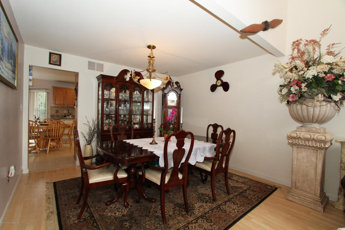 2209 Cedarview Dr