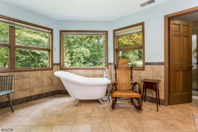 6 Cross Creek Dr