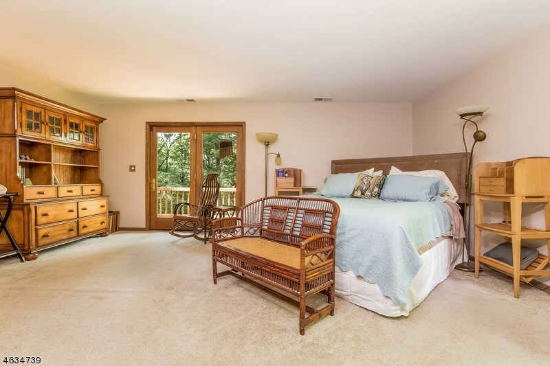 6 Cross Creek Dr