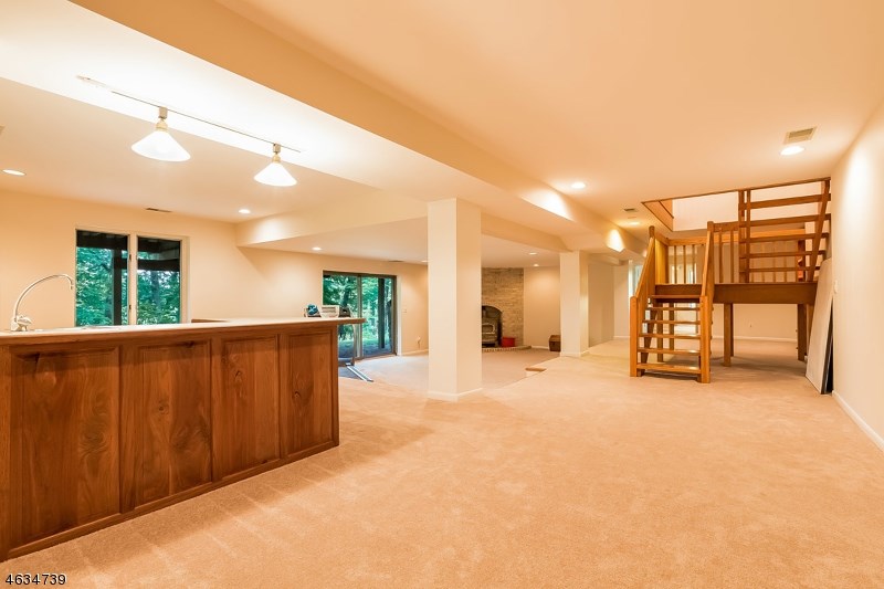 6 Cross Creek Dr
