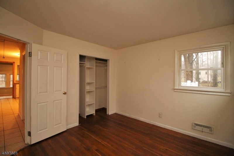 25 Meadowview Dr