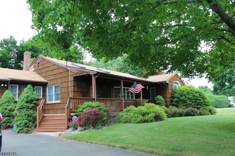 37 Blossom Hill Rd Annandale, NJ 08801