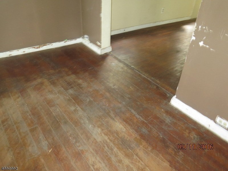 162 W Main St