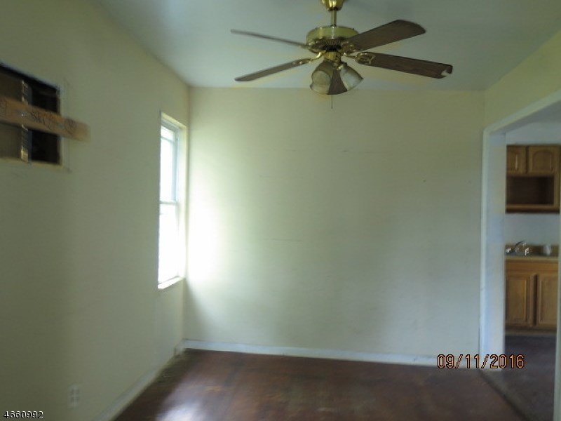162 W Main St