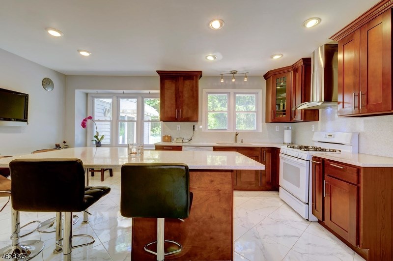 For Sale: 9 Sylvan Dr Bridgewater, NJ 08807