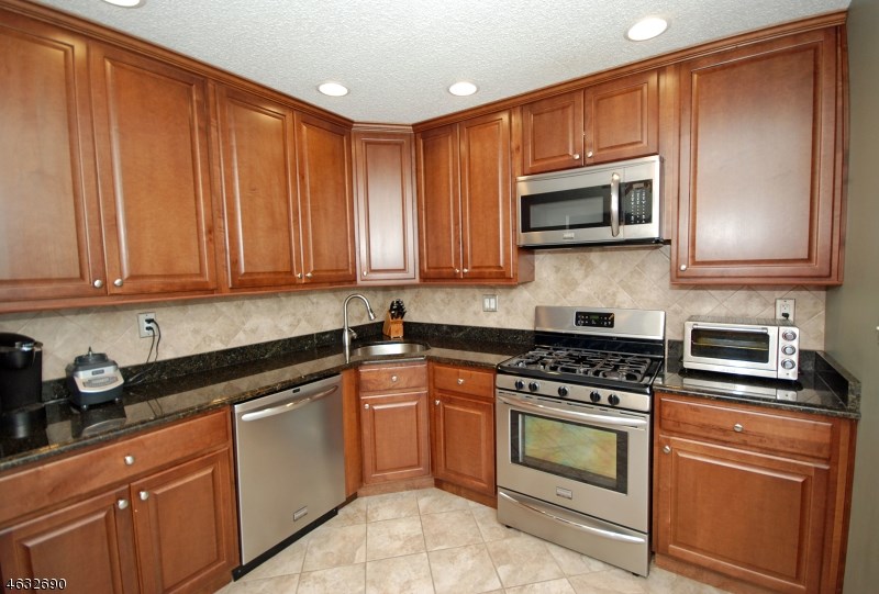 3206 Pinhorn Dr Bridgewater, NJ 08807