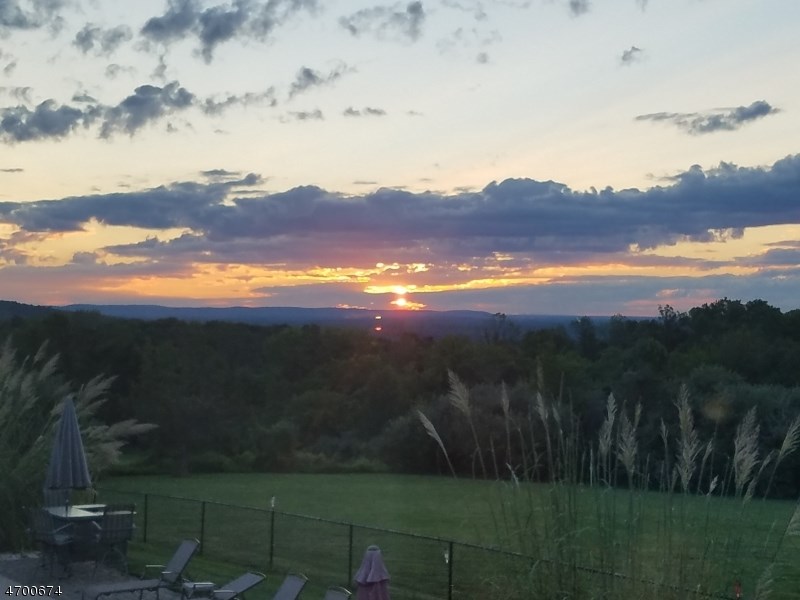 3 Green Hills Dr