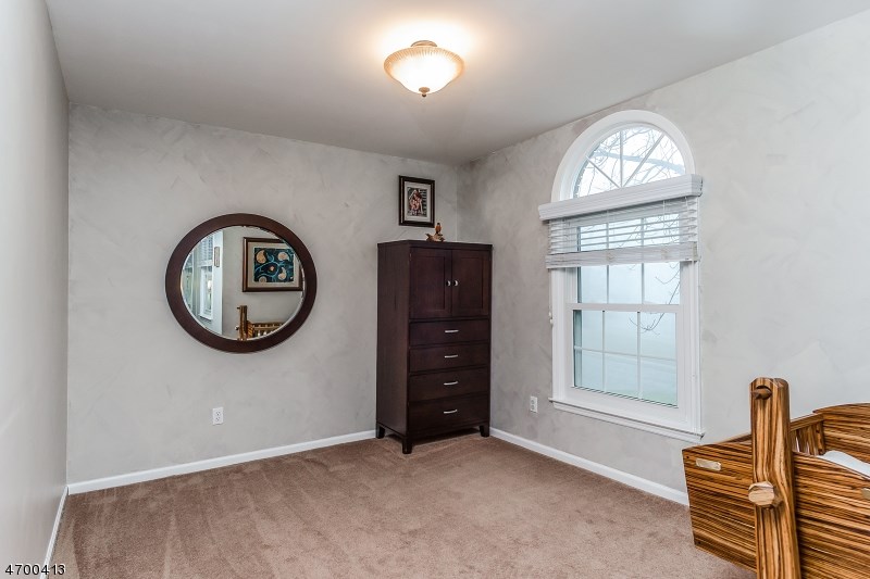 11 Cross Creek Dr