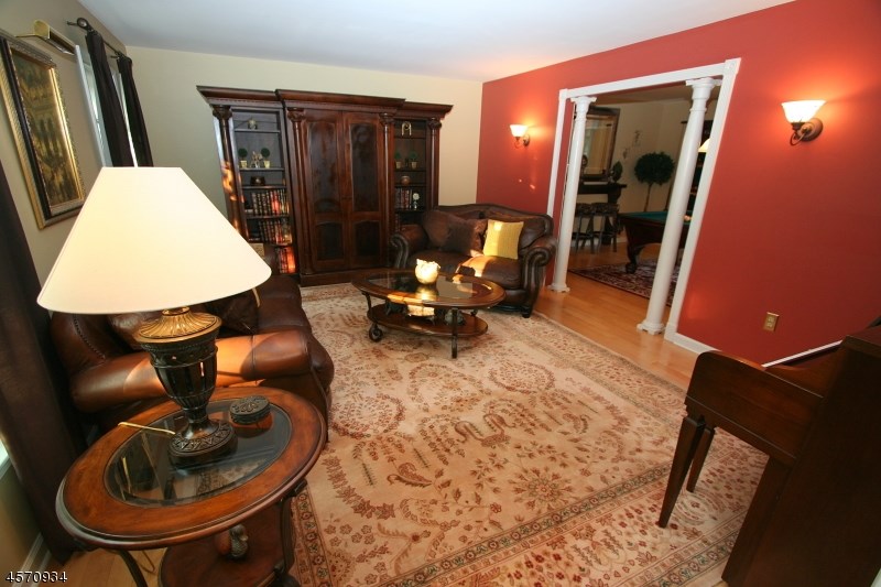 For Sale: 18 Sleepy Hollow Rd Flemington, NJ 08822
