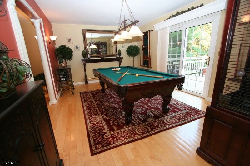 For Sale: 18 Sleepy Hollow Rd Flemington, NJ 08822