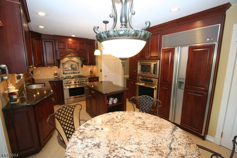 For Sale: 18 Sleepy Hollow Rd Flemington, NJ 08822