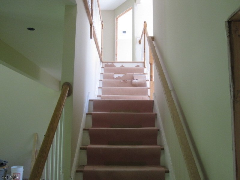 6 Weston Dr